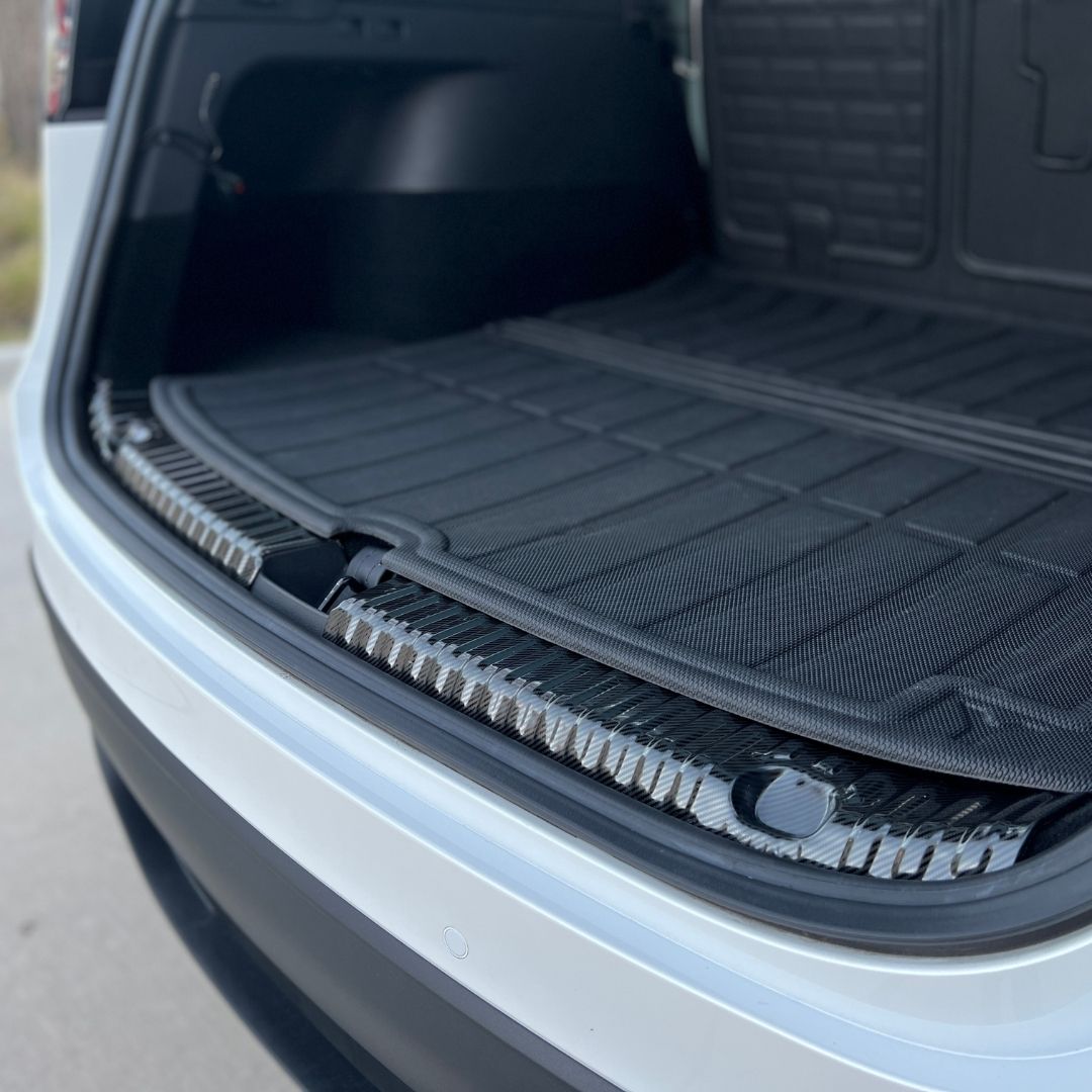 Model Y Trunk Protector (Carbon Fiber Effect)