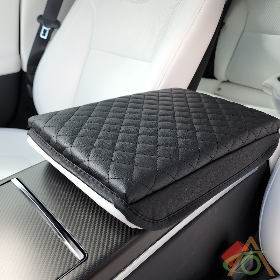 Armrest cover for the refreshed Tesla Model S/X