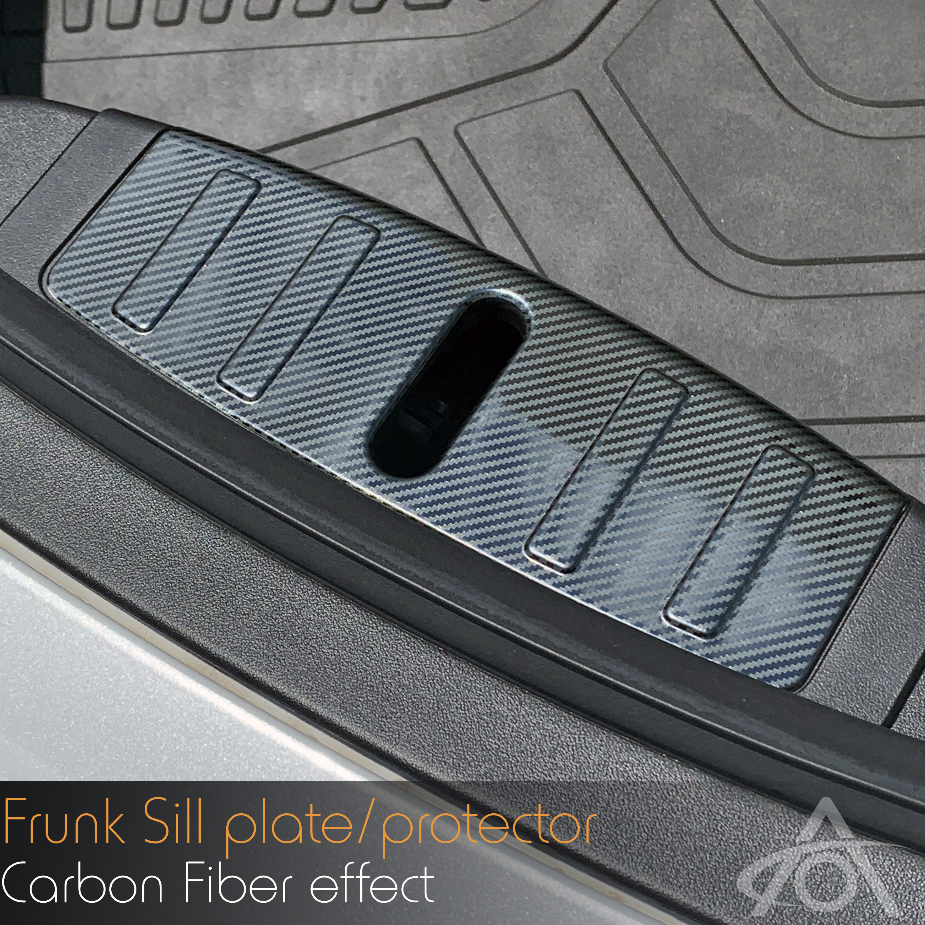 Frunk sill protector in Carbon Fiber