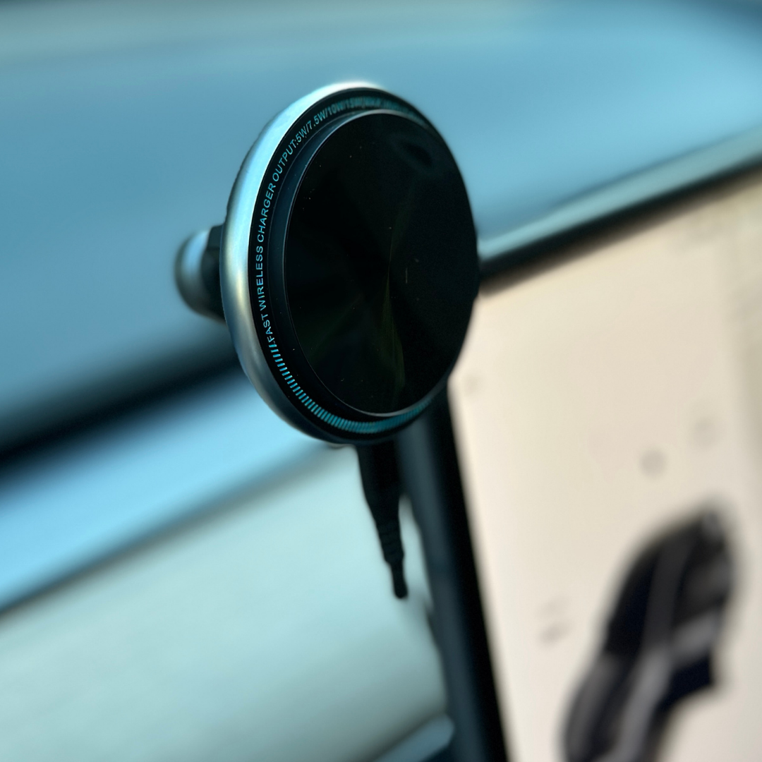 Premium Qi Charger with metal body